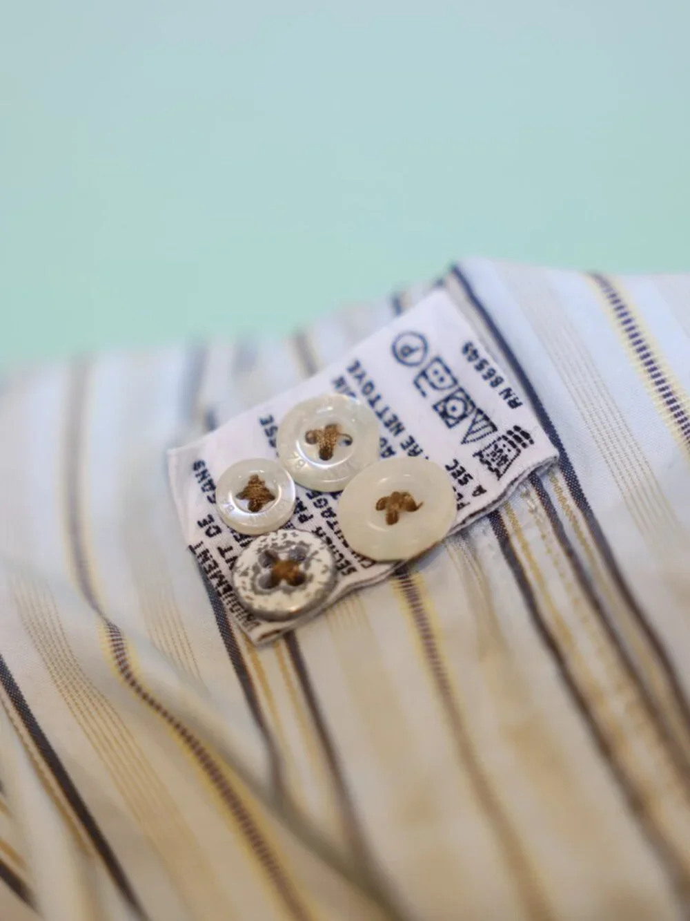 Tommy Bahama Jeans Men's Light Colored Cotton Button-Down Striped Shirt Size XXL